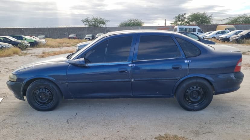 SUCATA APROVEITAVEL COM MOTOR INSERVIVEL GM / VECTRA GLS - 1997/1998