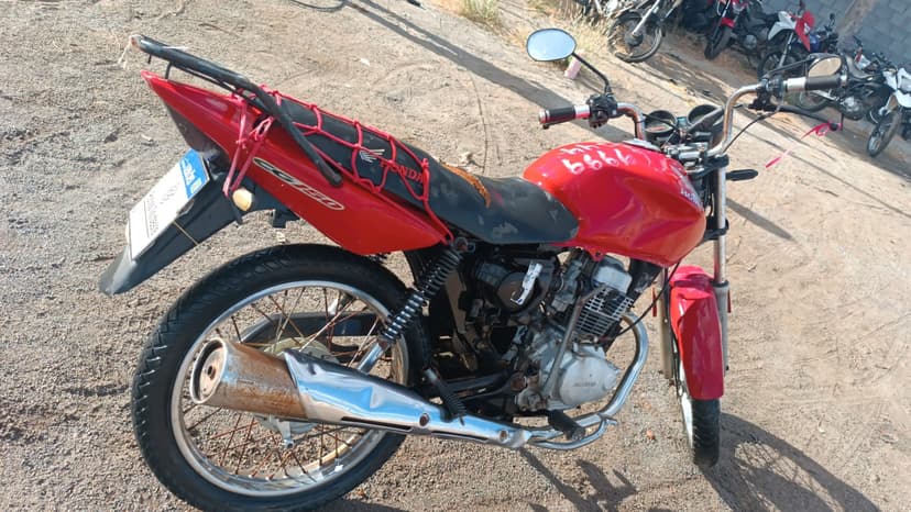 SUCATA APROVEITAVEL COM MOTOR INSERVIVEL HONDA / CG 150 TITAN KS - 2004/2004