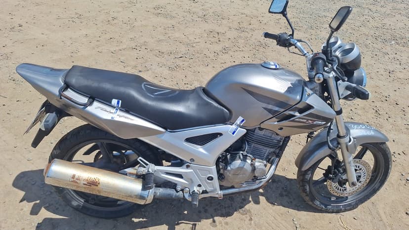 VEICULO CONSERVADO HONDA / CBX 250 TWISTER - 2006/2006