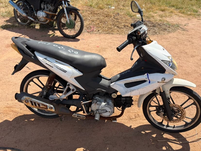 SUCATA APROVEITAVEL COM MOTOR INSERVIVEL WUYANG / LIBERTY 5CC - N/I/N/I