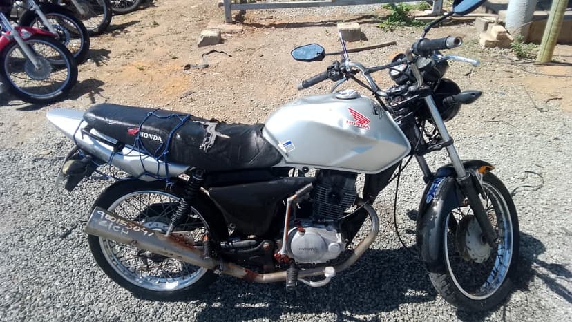 SUCATA APROVEITAVEL COM MOTOR INSERVIVEL HONDA / CG 150 TITAN KS - 2005/2006
