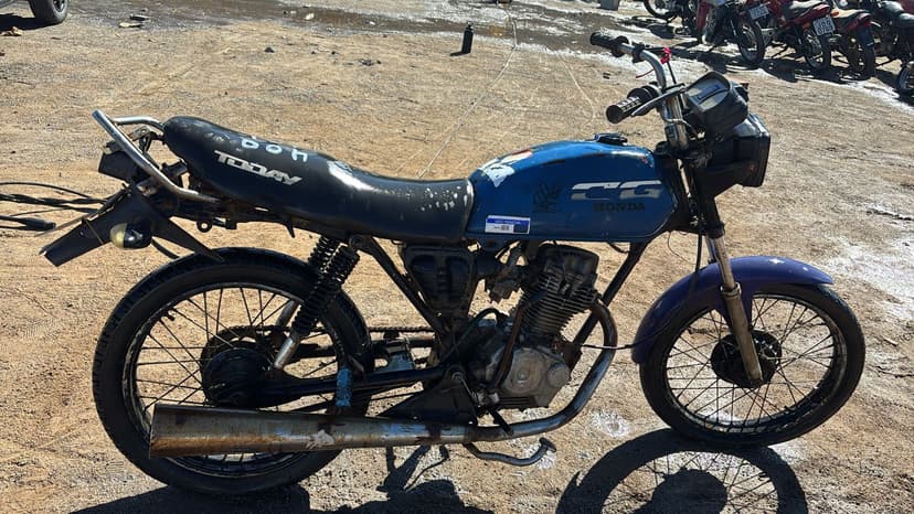 SUCATA APROVEITAVEL COM MOTOR INSERVIVEL HONDA / CG 125 - 1986/1987