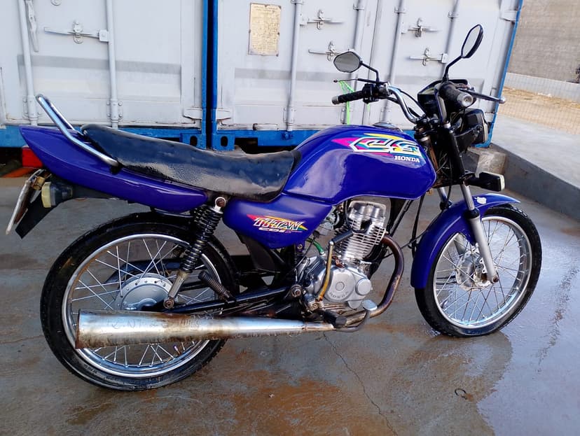 SUCATA APROVEITAVEL COM MOTOR INSERVIVEL HONDA / CG 125 TITAN - 1996/1997