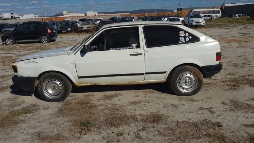 SUCATA APROVEITAVEL COM MOTOR INSERVIVEL VW / GOL - 1993/1993