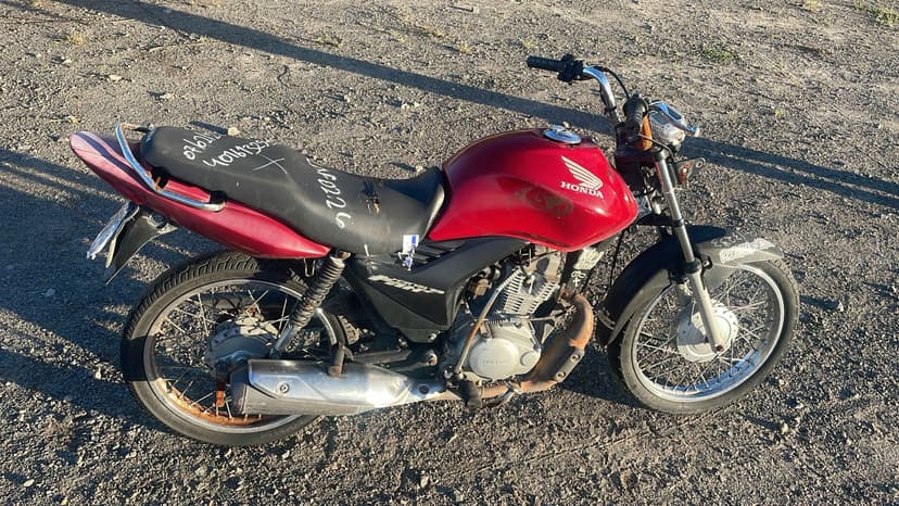 SUCATA APROVEITAVEL COM MOTOR INSERVIVEL HONDA / CG 125 FAN ES - 2010/2010