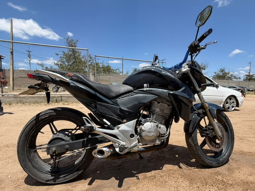 SUCATA APROVEITAVEL HONDA / CB 300R - 2011/2012
