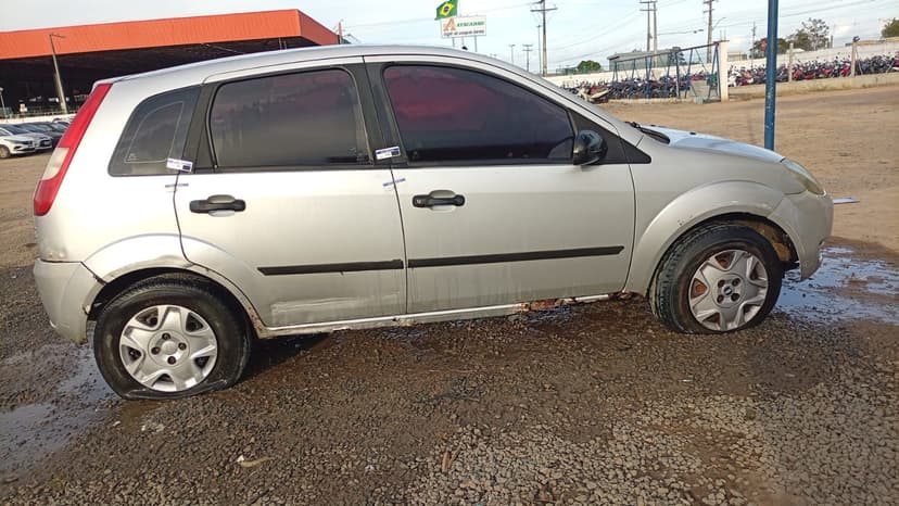 VEICULO CONSERVADO FORD / FIESTA 1.6 - 2003/2003