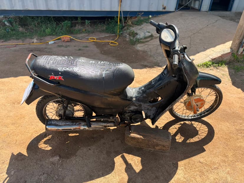 SUCATA APROVEITAVEL COM MOTOR INSERVIVEL HONDA / C100 BIZ ES - 1999/2000