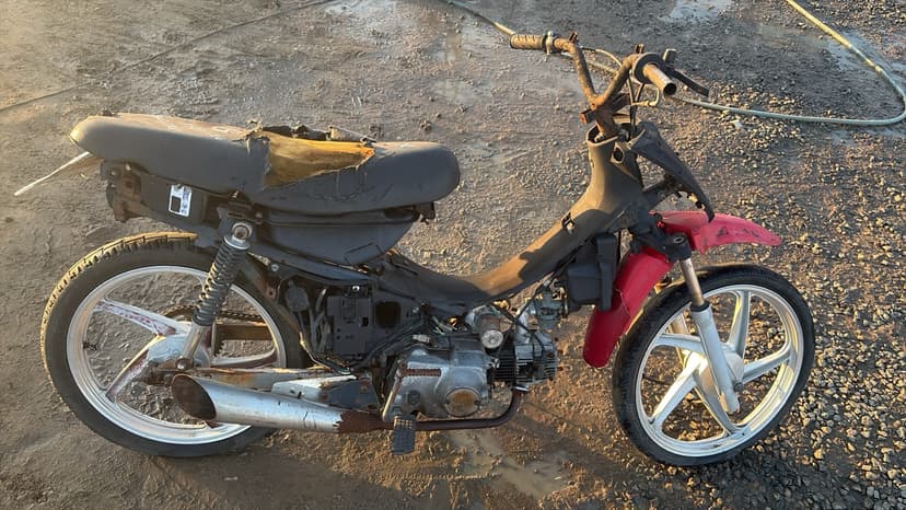 SUCATA APROVEITAVEL COM MOTOR INSERVIVEL SHINERAY / SHINERAY XY 50 Q - N/I/N/I