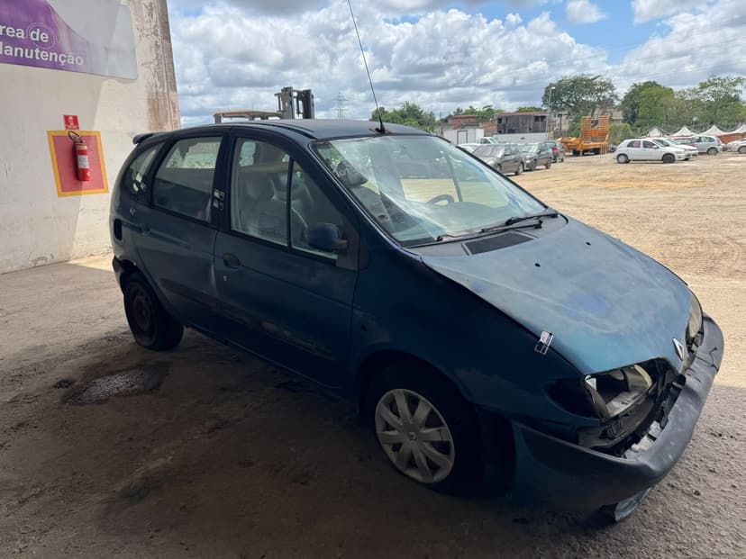SUCATA APROVEITAVEL COM MOTOR INSERVIVEL RENAULT / SCENIC RT 1.6 16 - 1999/2000