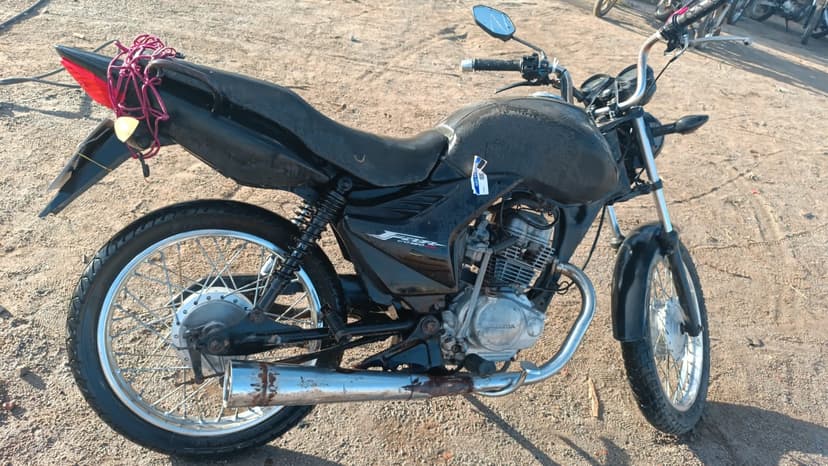 SUCATA APROVEITAVEL COM MOTOR INSERVIVEL HONDA / CG 125 FAN KS - 2010/2010