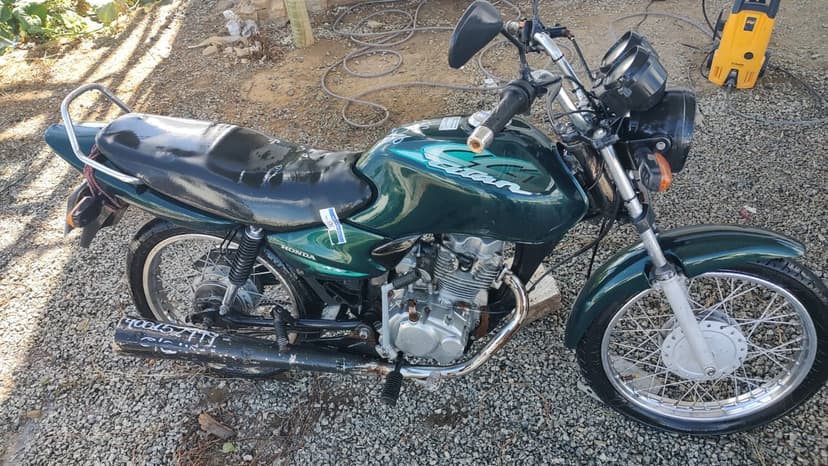 SUCATA APROVEITAVEL COM MOTOR INSERVIVEL HONDA / CG 125 TITAN KS - 2002/2003