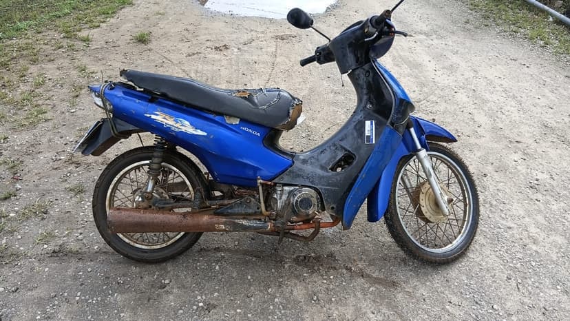 SUCATA APROVEITAVEL COM MOTOR INSERVIVEL HONDA / C100 BIZ ES - 2003/2003
