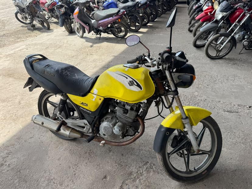 VEÍCULO CONSERVADO JTA / SUZUKI EN125 YES SE - 2011/2011