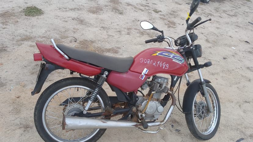 SUCATA APROVEITAVEL COM MOTOR INSERVIVEL HONDA / CG 125 TITAN - 1999/1999