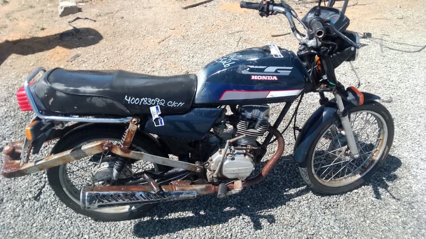 SUCATA APROVEITAVEL COM MOTOR INSERVIVEL HONDA / CG 125 - N/I/N/I
