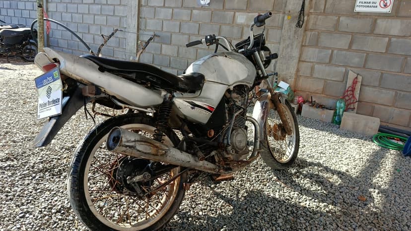 SUCATA APROVEITAVEL COM MOTOR INSERVIVEL YAMAHA / YBR 125K - 2004/2005