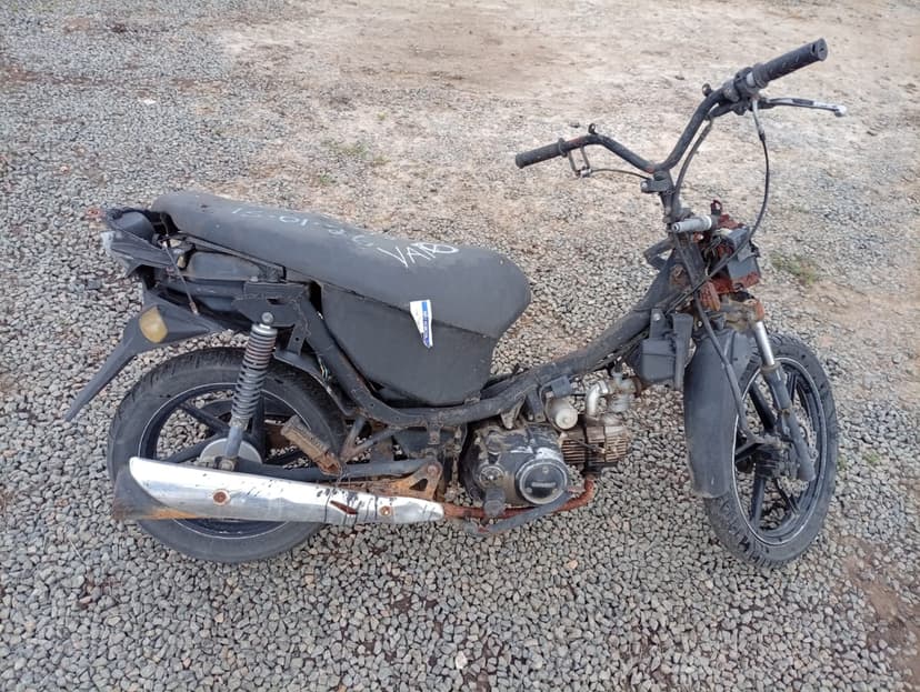 SUCATA APROVEITAVEL COM MOTOR INSERVIVEL SHINERAY / PHOENIX - N/I/N/I
