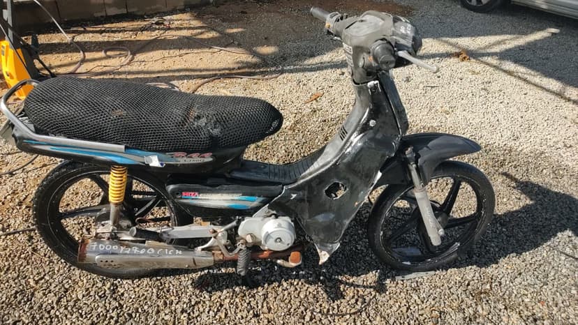 SUCATA APROVEITAVEL COM MOTOR INSERVIVEL LUOJIA  / BEE LJ50 - N/I/N/I