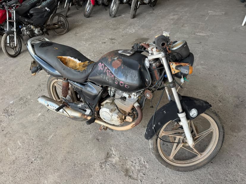 SUCATA APROVEITAVEL COM MOTOR INSERVIVEL JTA / SUZUKI EN125 YES - 2008/2008