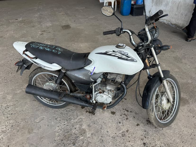 VEÍCULO CONSERVADO HONDA / CG 125 CARGO - 2003/2004