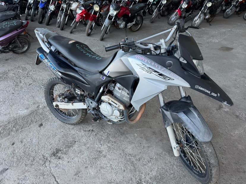 VEÍCULO CONSERVADO HONDA / XRE 300 - 2015/2015