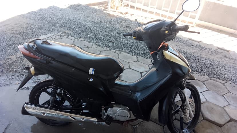 SUCATA APROVEITAVEL COM MOTOR INSERVIVEL I/WUYANG WY50Q-2 - 2014/2015