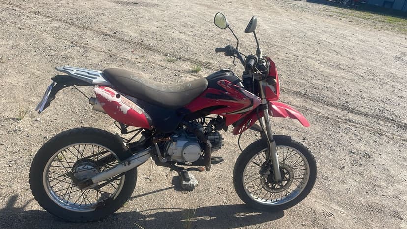SUCATA APROVEITAVEL COM MOTOR INSERVIVEL MARVA / 50CC - N/I/N/I