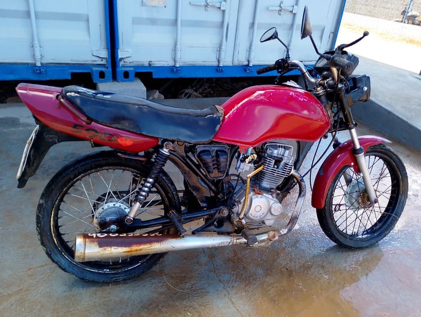 SUCATA APROVEITAVEL COM MOTOR INSERVIVEL HONDA / CG 125 TITAN - 1998/1998