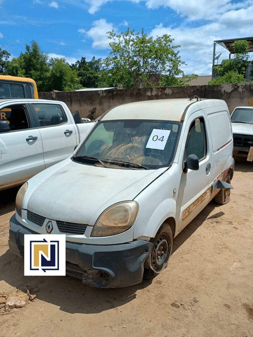 Sucata inservível de I/RENAULT KGOO RONTANAMB, ANO 2013/2014