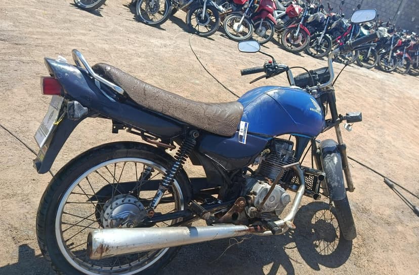 SUCATA APROVEITAVEL COM MOTOR INSERVIVEL HONDA / XL 125 S - 1994/1995