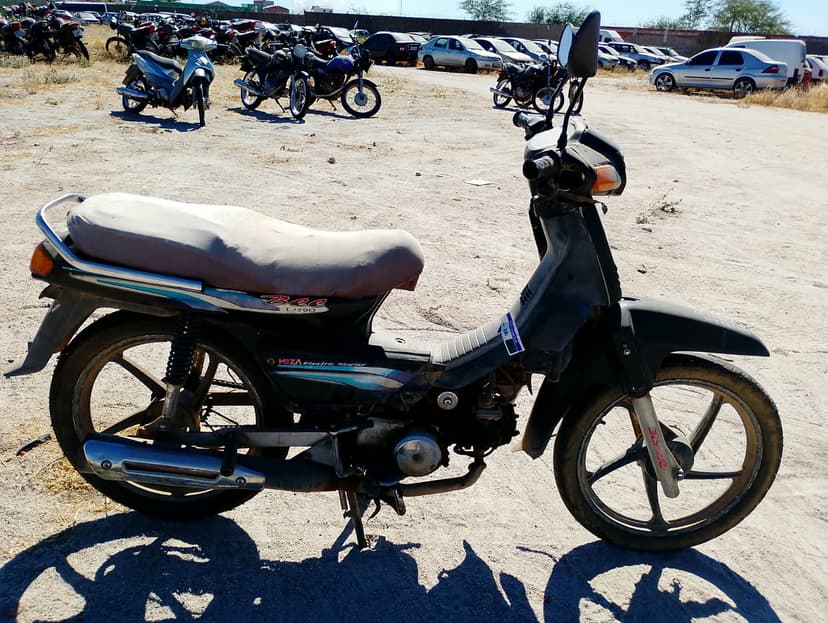 SUCATA APROVEITAVELCOM MOTOR INSERVIVEL MIZA/BEE 50 CC - N/I/N/I