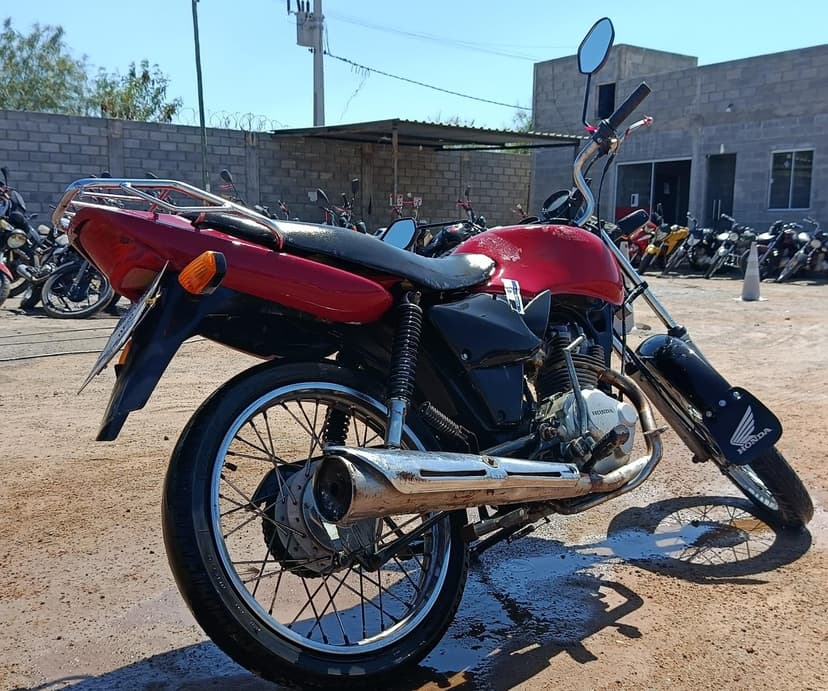 SUCATA APROVEITAVEL COM MOTOR INSERVIVEL HONDA / CG 125 FAN - 2007/2007