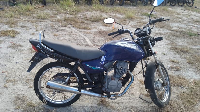 SUCATA APROVEITAVEL COM MOTOR INSERVIVEL HONDA / CG 125 TITAN KS - 2001/2002