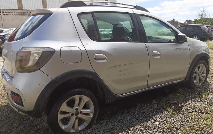 SUCATA APROVEITAVEL RENAULT / SANDERO STEP 16 - 2014/2015