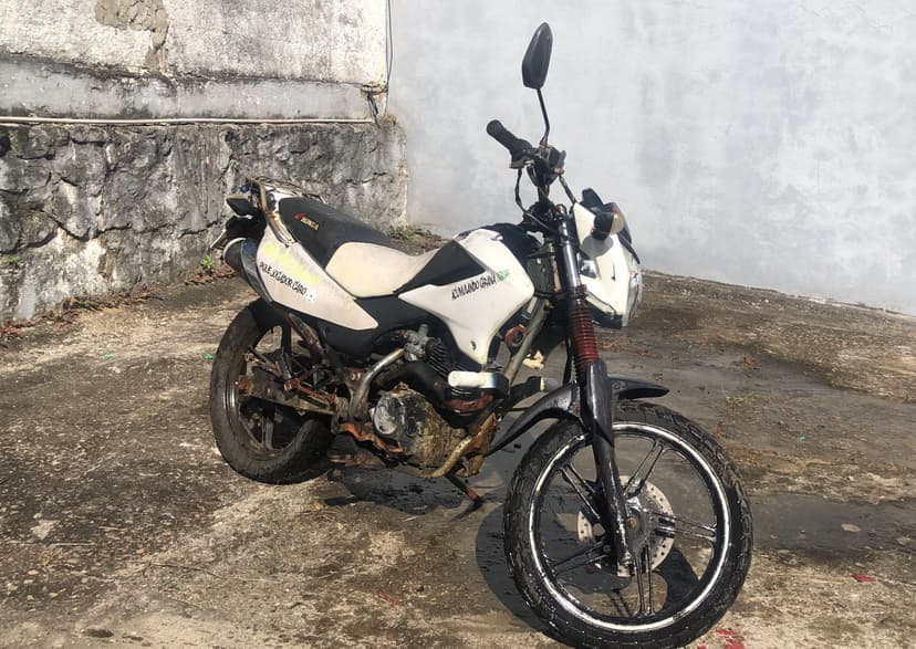 VEICULO CONSERVADO HONDA / NXR125 BROS ES - 2003/2004