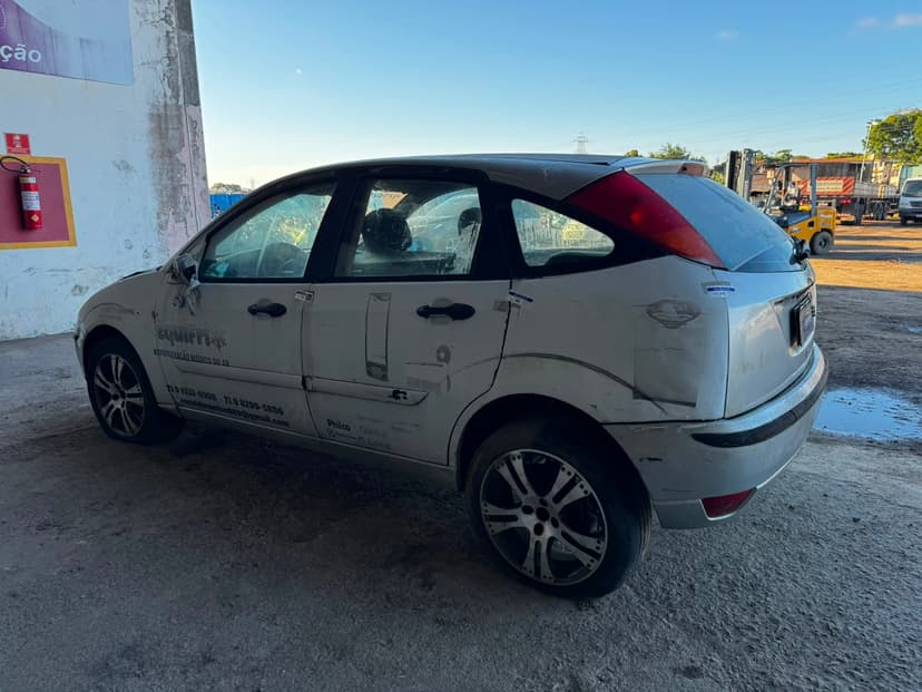 SUCATA APROVEITAVEL FORD / FOCUS 1.6L HA - 2004/2004