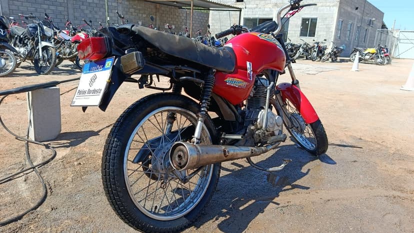 SUCATA APROVEITAVEL COM MOTOR INSERVIVEL HONDA / CG 125 TITAN - 1999/1999