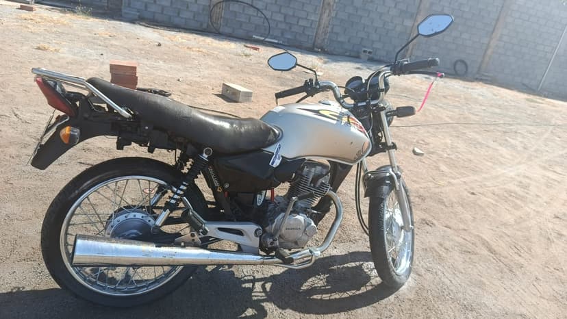 SUCATA APROVEITAVEL COM MOTOR INSERVIVEL HONDA / CG 125 TITAN KS - 2000/2001